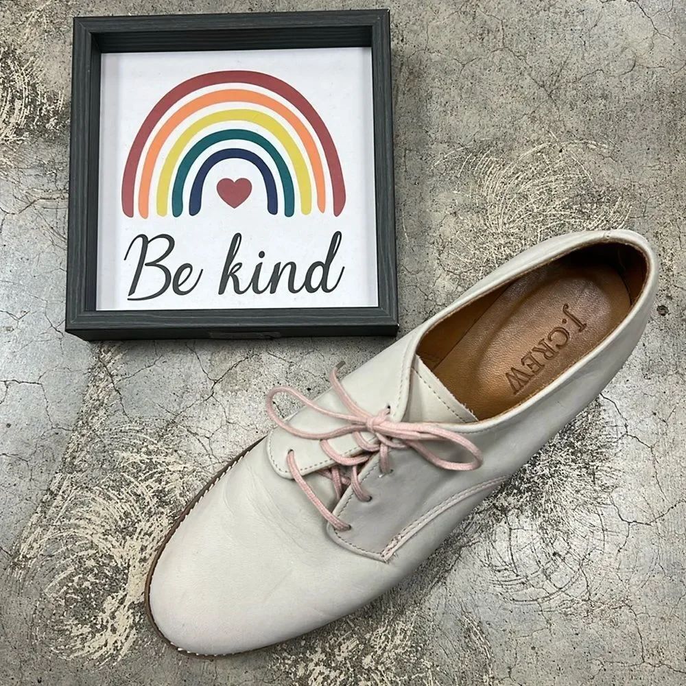 * J.Crew Women's white leather oxford shoes with pink laces